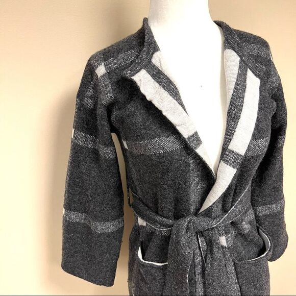 Banana Republic grey wool blend windowpane wrap jacket.  XXS - Picture 3 of 8
